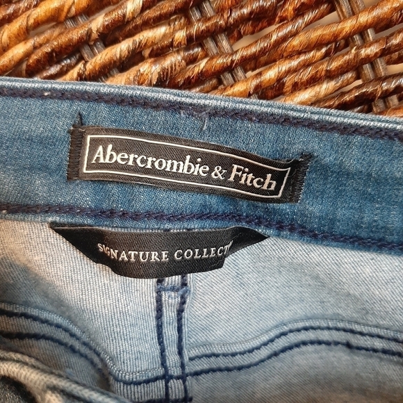 Abercrombie & Fitch 24 x 28 Blue High Rise Skinny Denim Jeans - Picture 4 of 9